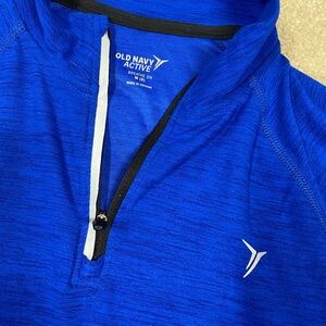 Boy’s Old Navy 1/4 zip active pullover